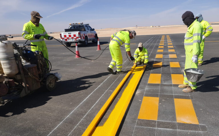 3.Taxiway-B-Aircraft-Holding-Possisions-Markings